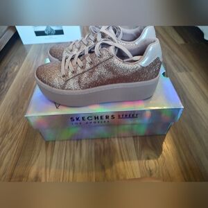 Women's Sketchers Fairy Dusted Platform Sneakers US Size 7